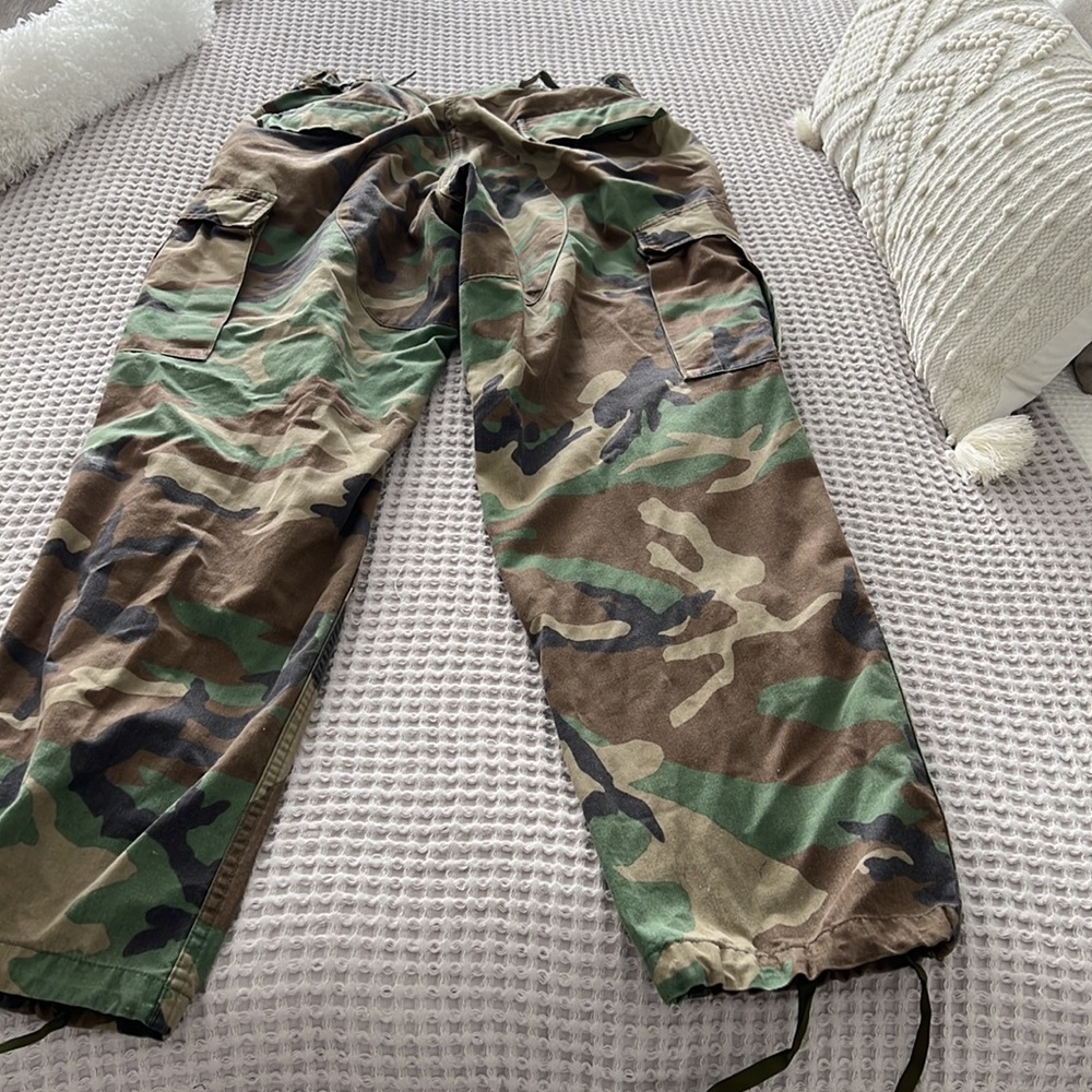 Cargos - Picture 2 of 4